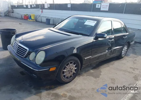 2001 Mercedes-Benz E 320 из США, поврежденный, VIN WDBJF65J91B346818